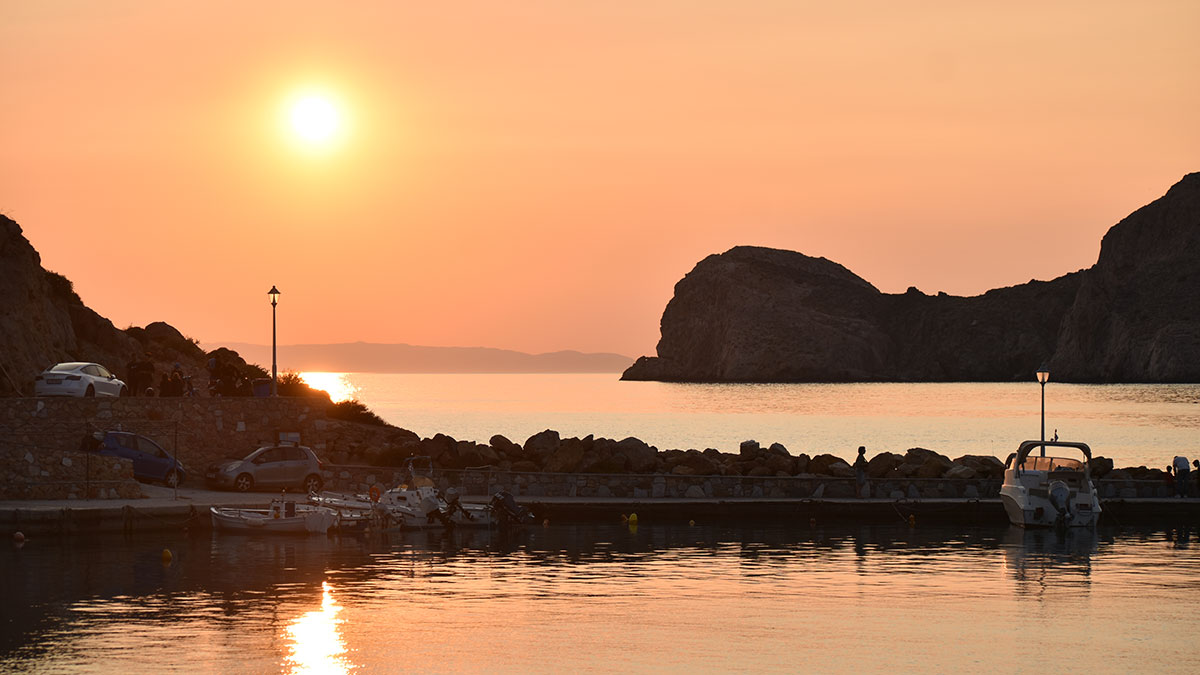 Syros island beaches — comparing Azolimnos and Galissas for holidays