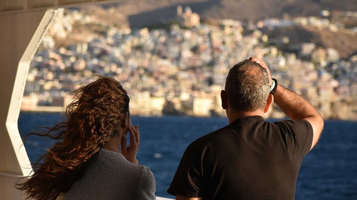 Private holiday home with sea view on Syros — group accommodation in the Cyclades