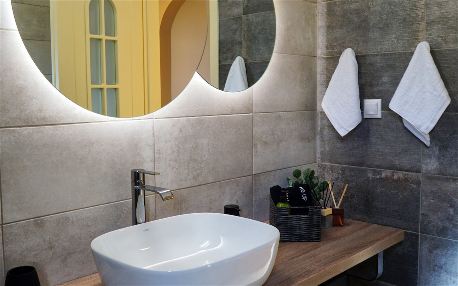 Second bathroom at PetraCasa villa, Syros